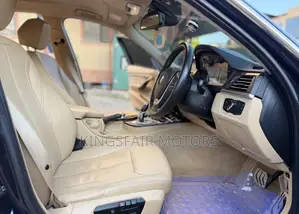 BMW 320i 2012 Blue