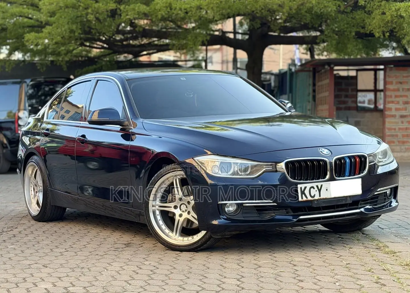 BMW 320i 2012 Blue