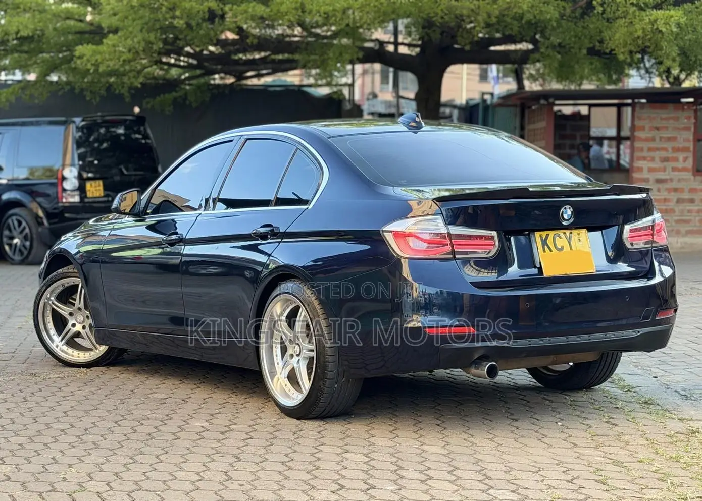 BMW 320i 2012 Blue