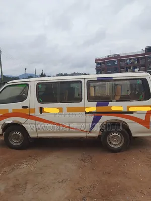Toyota HiAce 1998 White