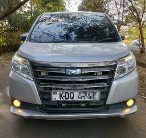 Toyota Noah 2016 Silver