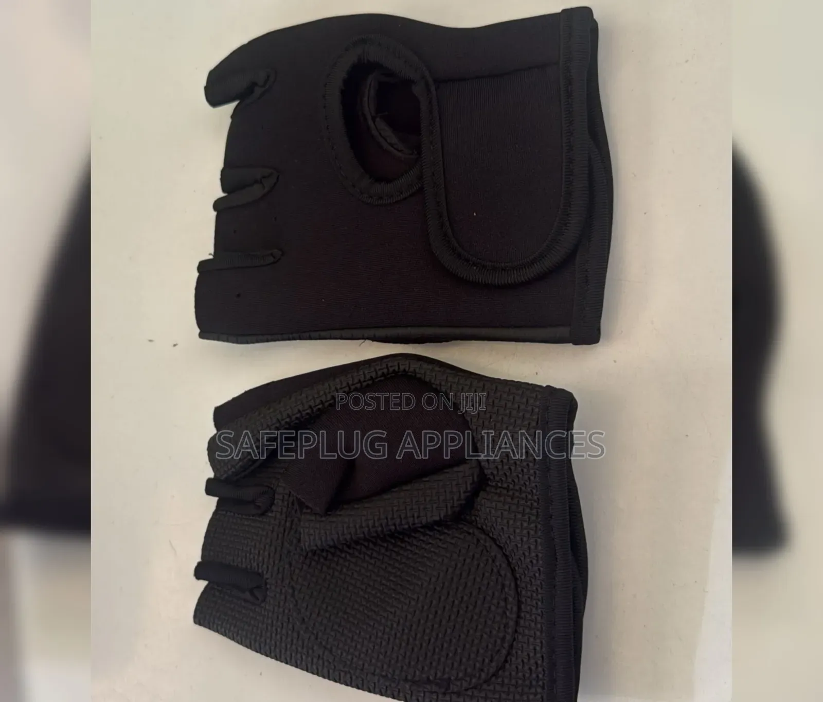 Extra-Large Black Gloves – Durable Protective Work Gloves