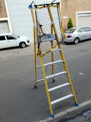 Heavy-Duty Fibreglass Platform Ladder