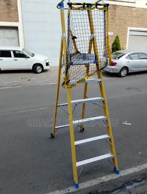 Heavy-Duty Fibreglass Platform Ladder