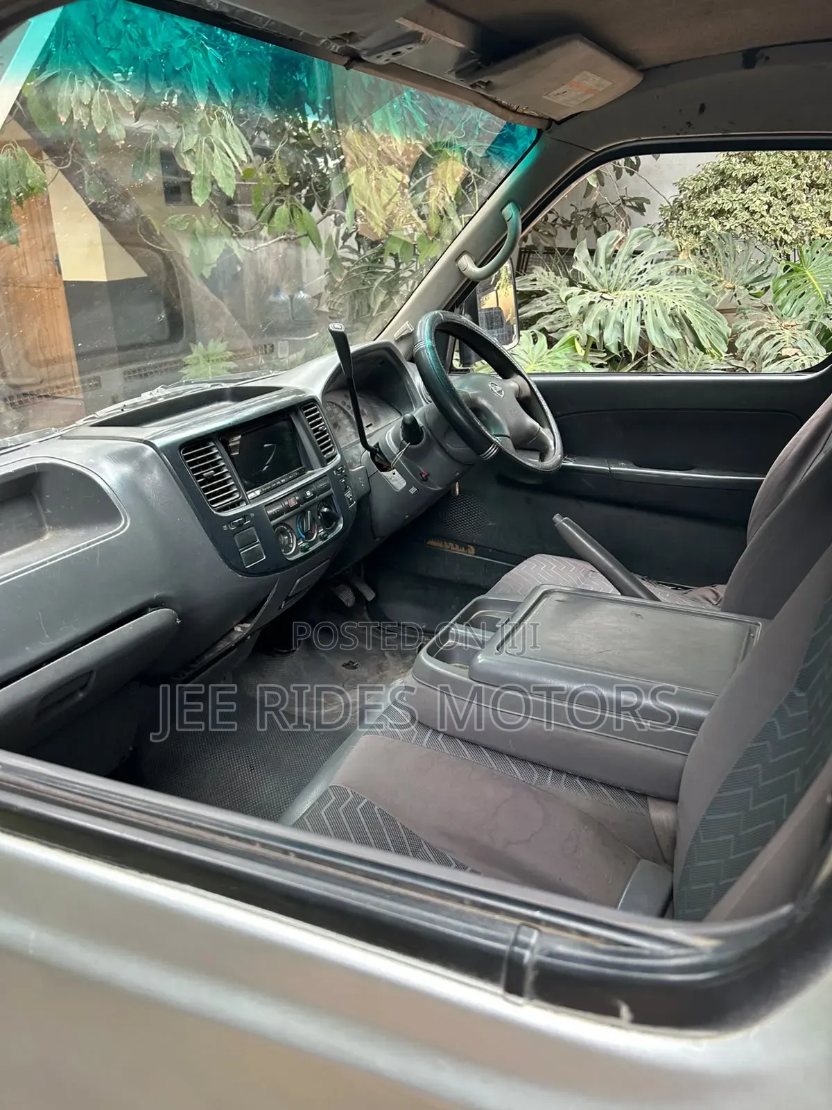 Nissan Caravan (Urvan) 2008 Silver