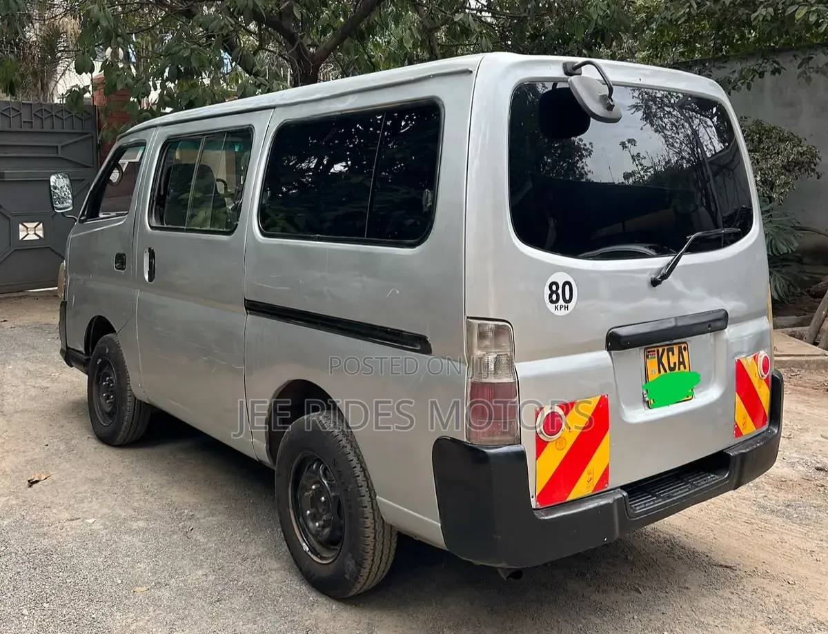 Nissan Caravan (Urvan) 2008 Silver