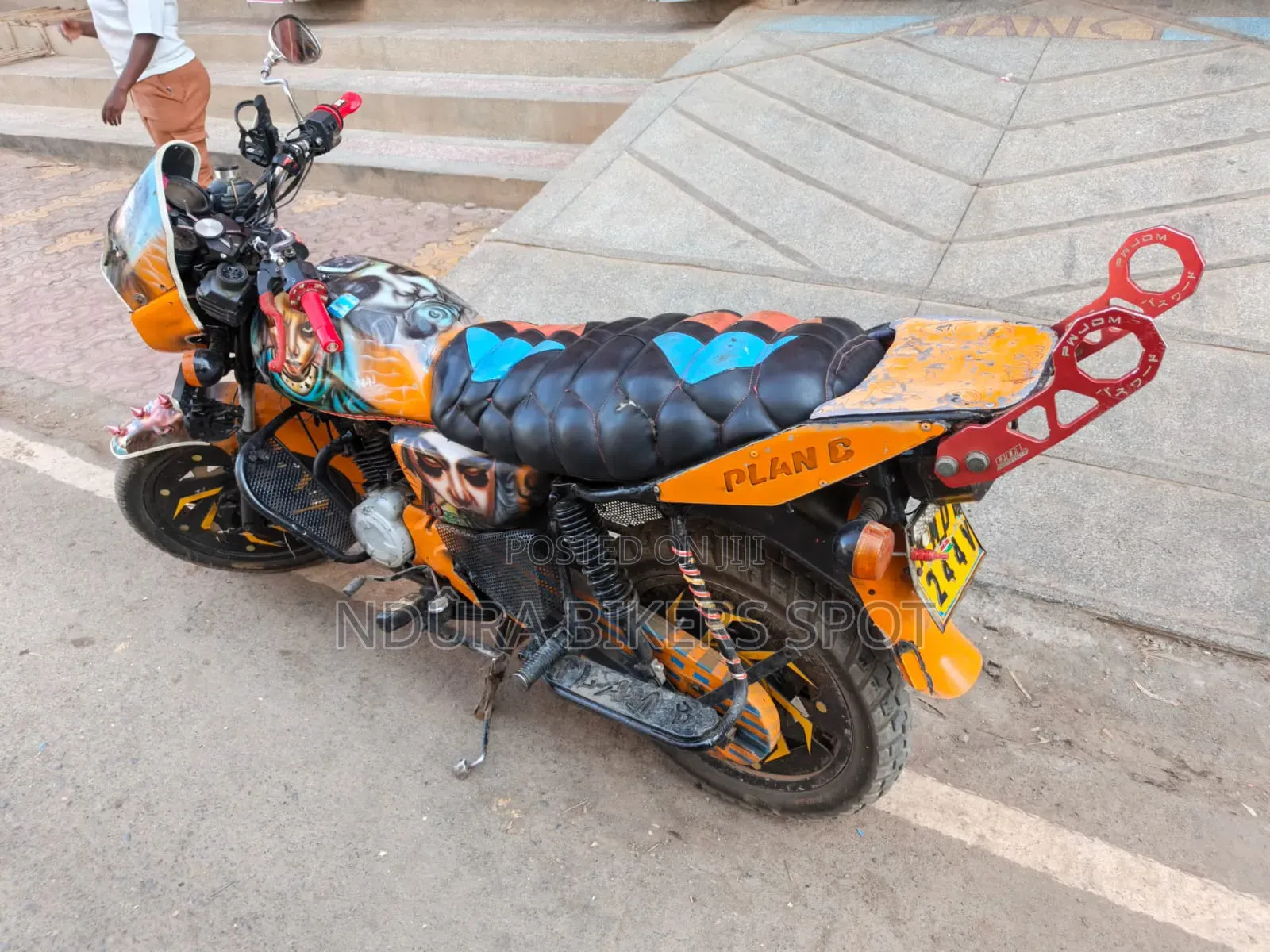 Bajaj Boxer 150 UG 2019 Gold