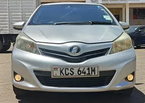 Toyota Vitz 2012 Ivory