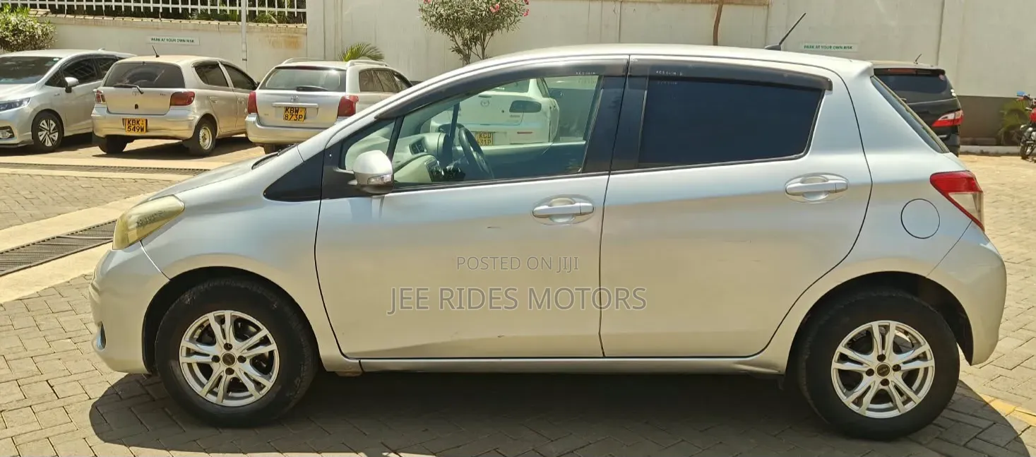 Toyota Vitz 2012 Ivory