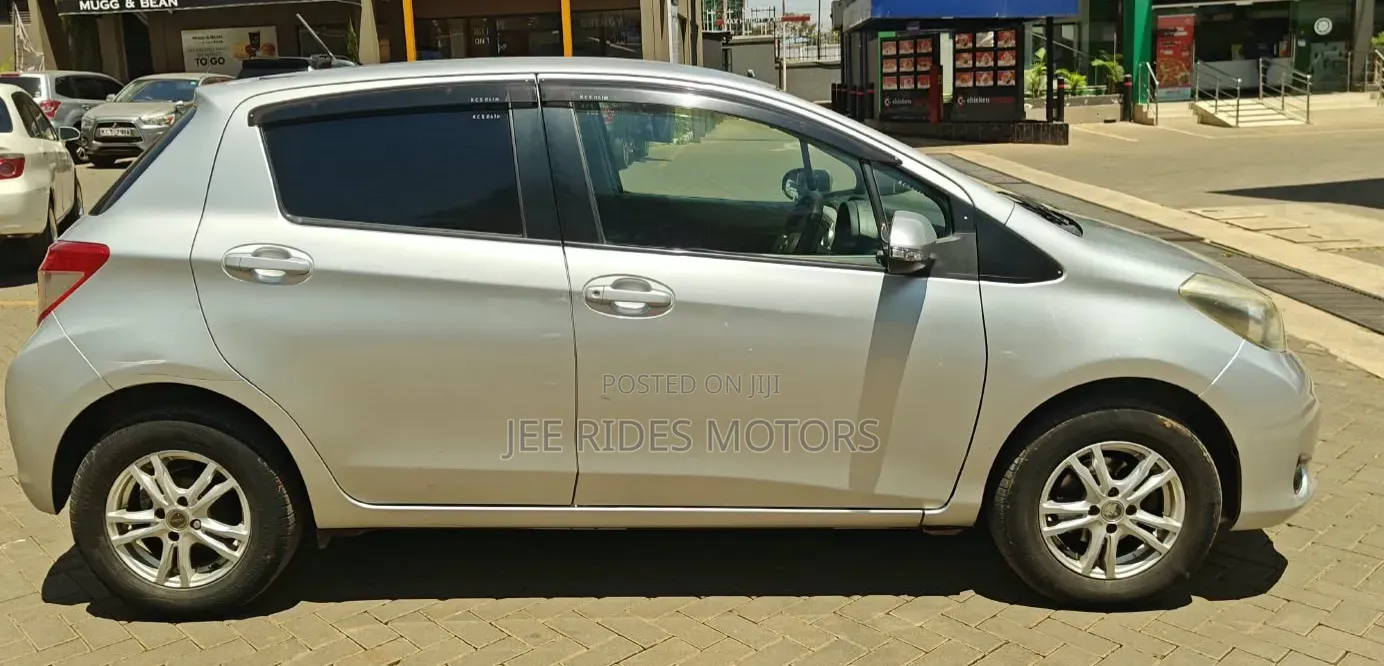 Toyota Vitz 2012 Ivory