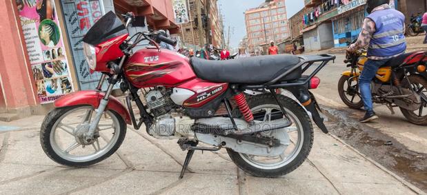 TVS HLX Plus ES 2025 Red - thumbnail 3