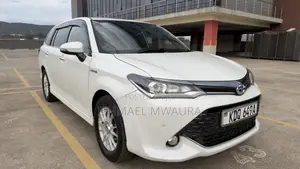 Toyota Corolla Fielder 1.5 Hybrid FWD 2017 White
