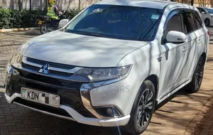 Mitsubishi Outlander 2018 White