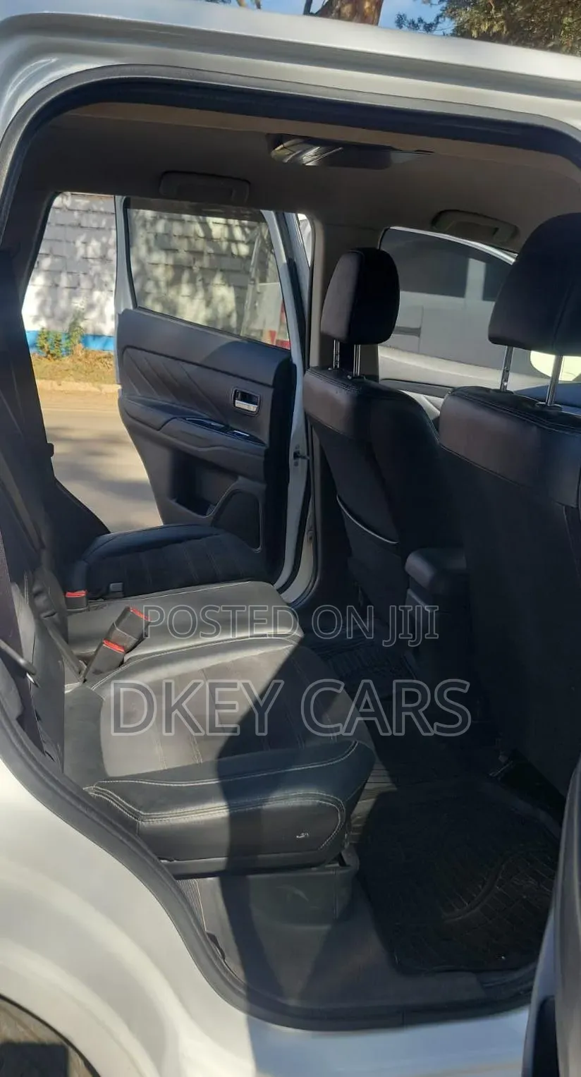 Mitsubishi Outlander 2018 White