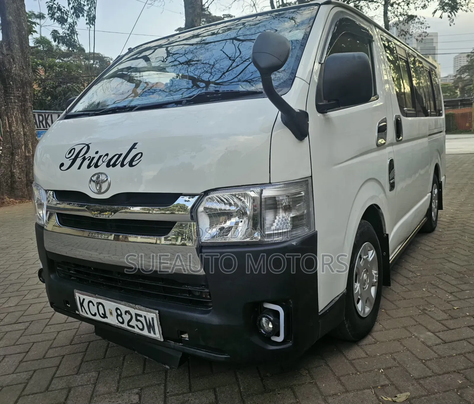 Toyota HiAce 2012 White