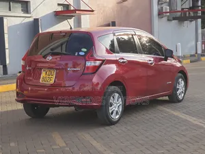 Nissan Note 2018 Red