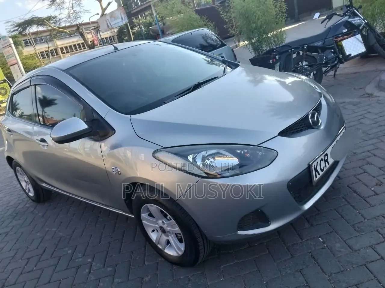 Mazda Demio 2011 Silver