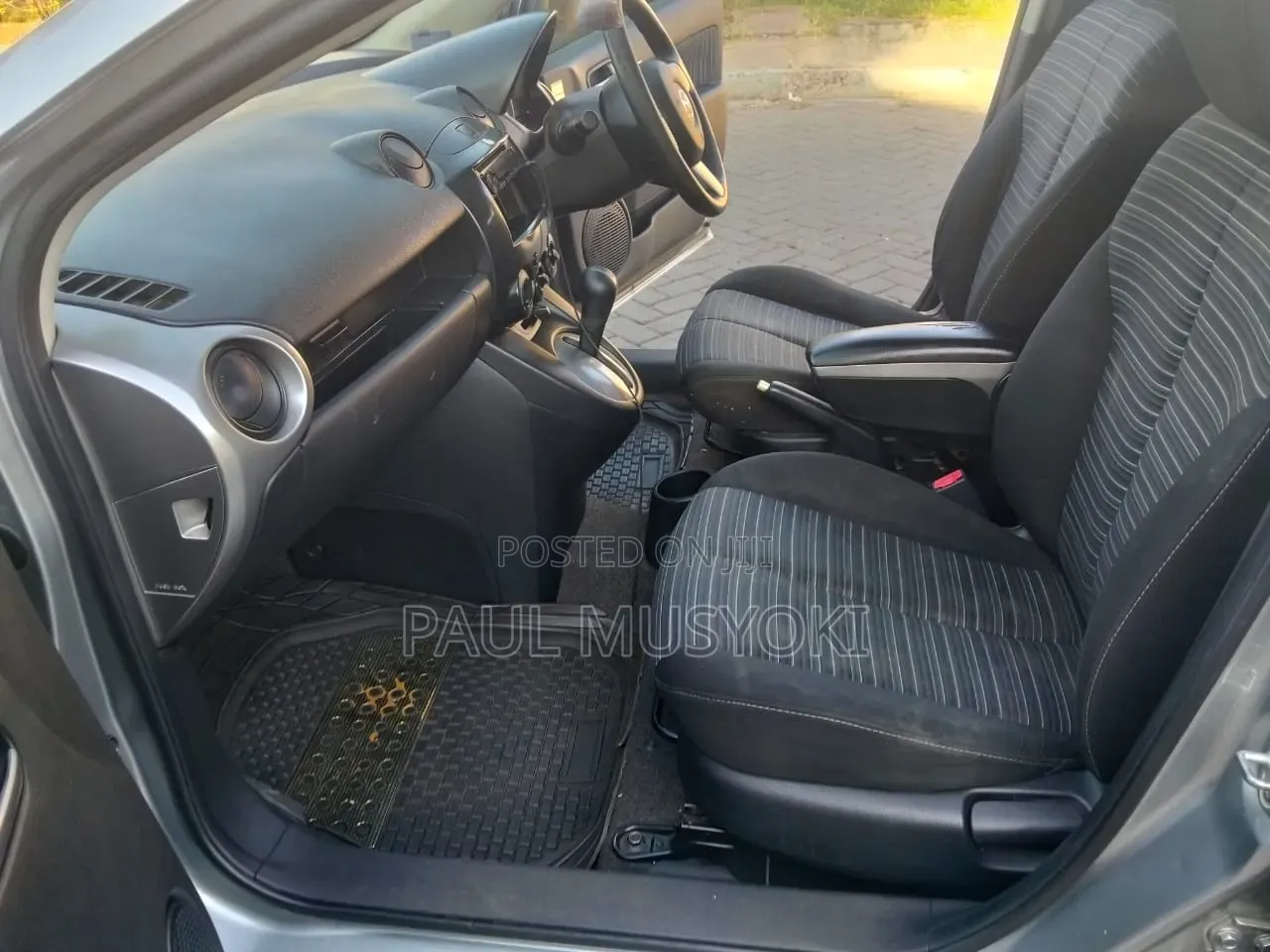 Mazda Demio 2011 Silver