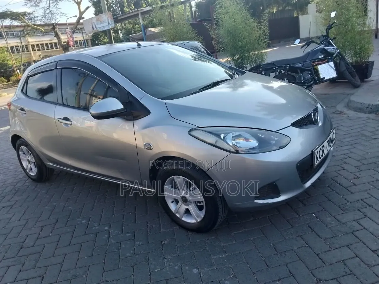 Mazda Demio 2011 Silver