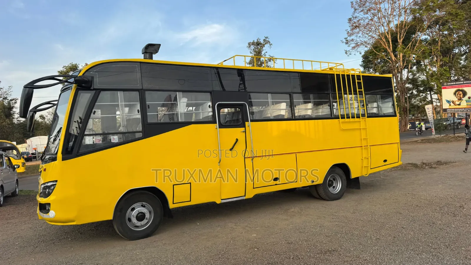 Mitsubishi Fuso Aero Bus 2014 Yellow