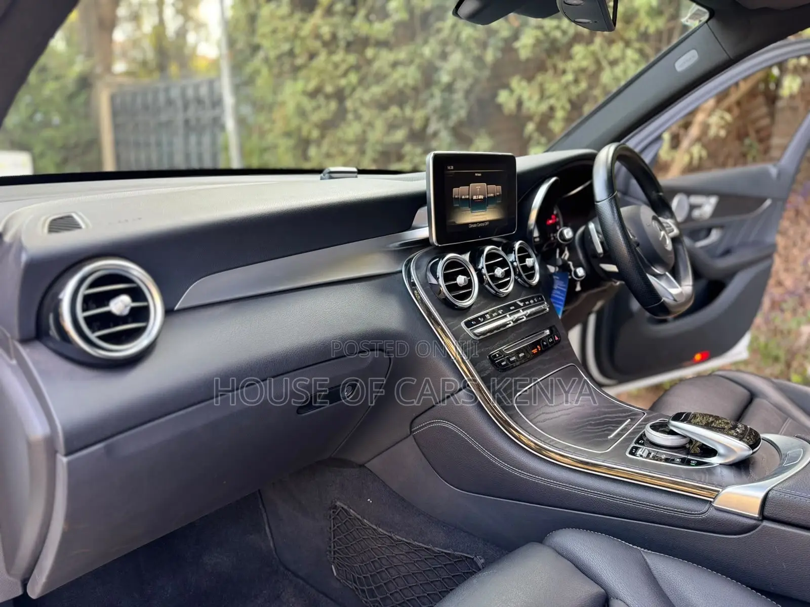 Mercedes-Benz GLC-Class 2019 White