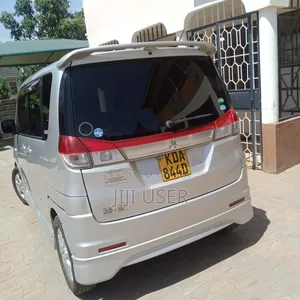 Mitsubishi Delica 2013 Silver