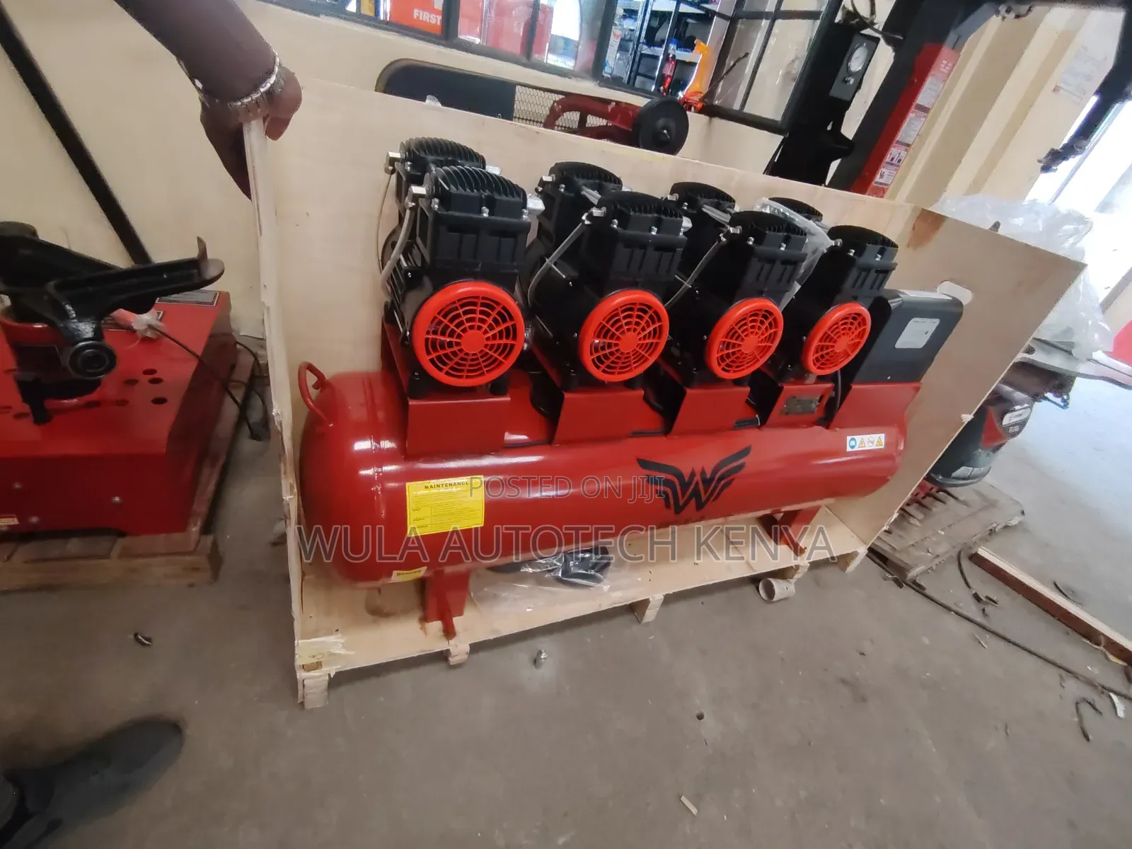 Lower Peak Current Drwa Modern Silent Compressor Machine Sunshine 200l
