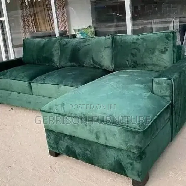 Modern L-Shaped Corner Sofa With Extended Chaise Lounge