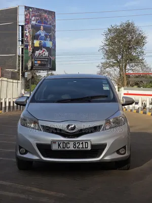Toyota Vitz 2013 Burgundy