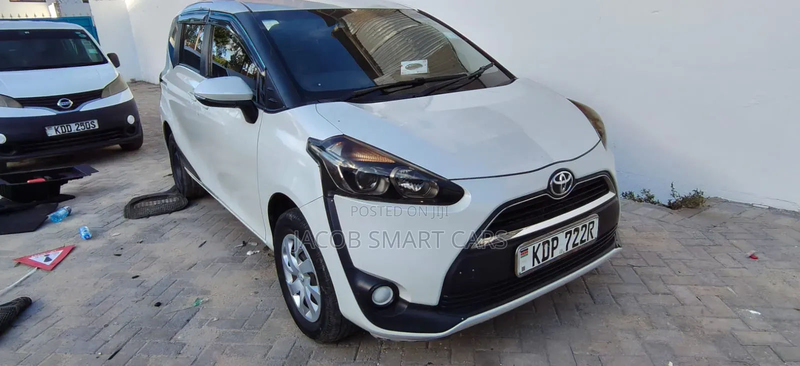 Toyota Sienta 2017 White