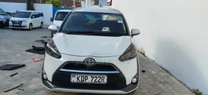 Toyota Sienta 2017 White