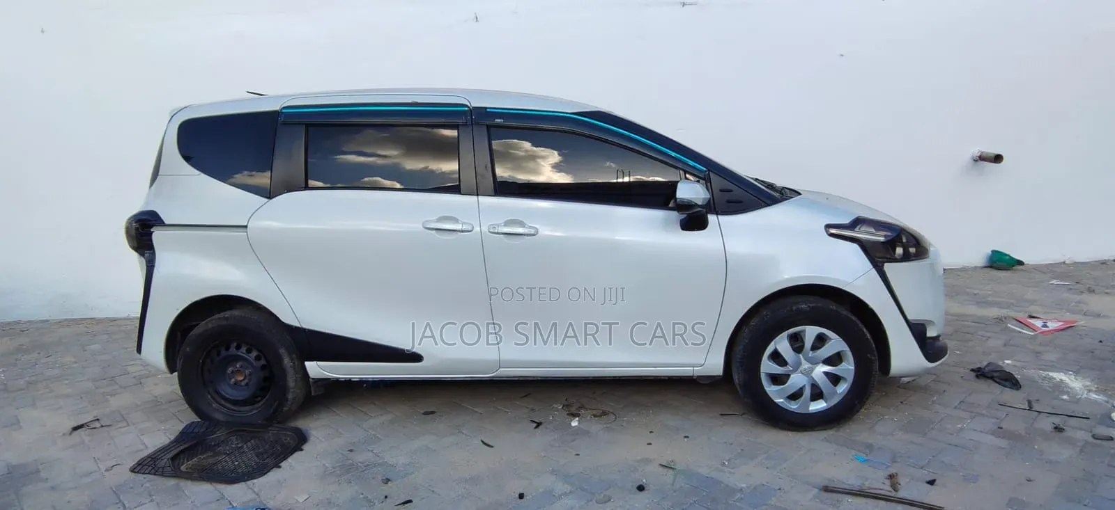Toyota Sienta 2017 White