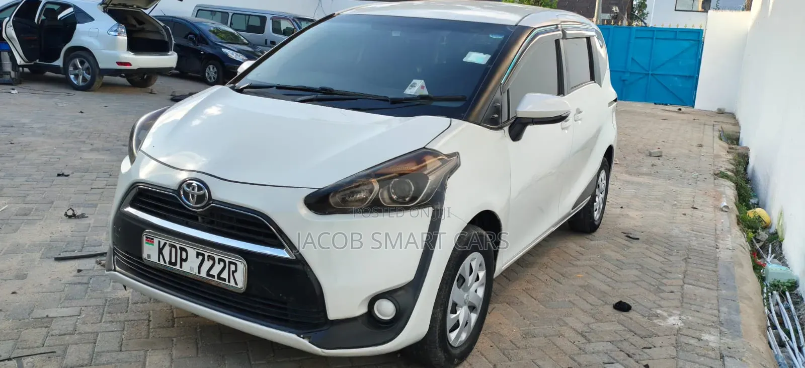 Toyota Sienta 2017 White