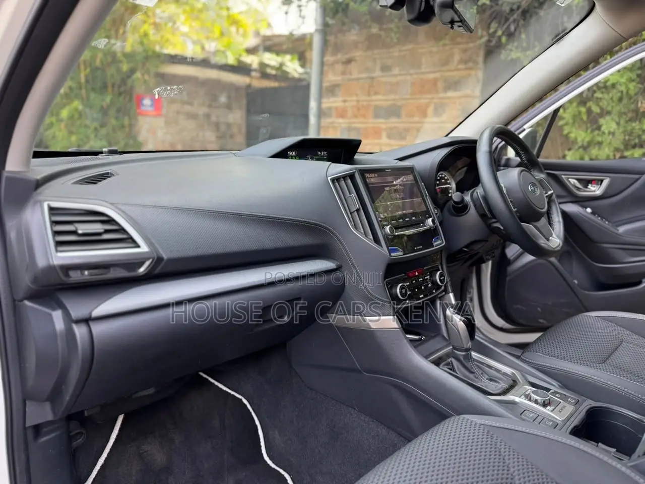 Subaru Forester 2019 Off white