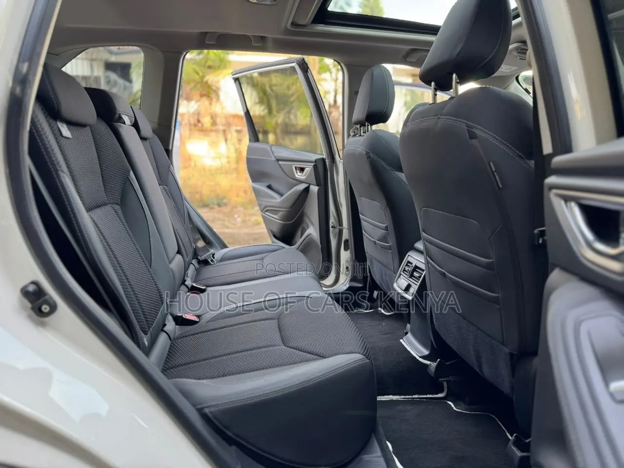 Subaru Forester 2019 Off white