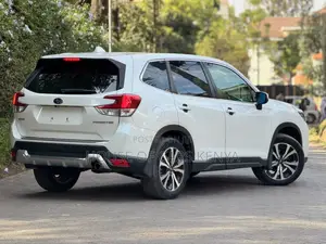Subaru Forester 2019 Off white