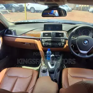 BMW 320i 2017 Blue
