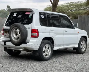Mitsubishi Pajero IO 2000 White