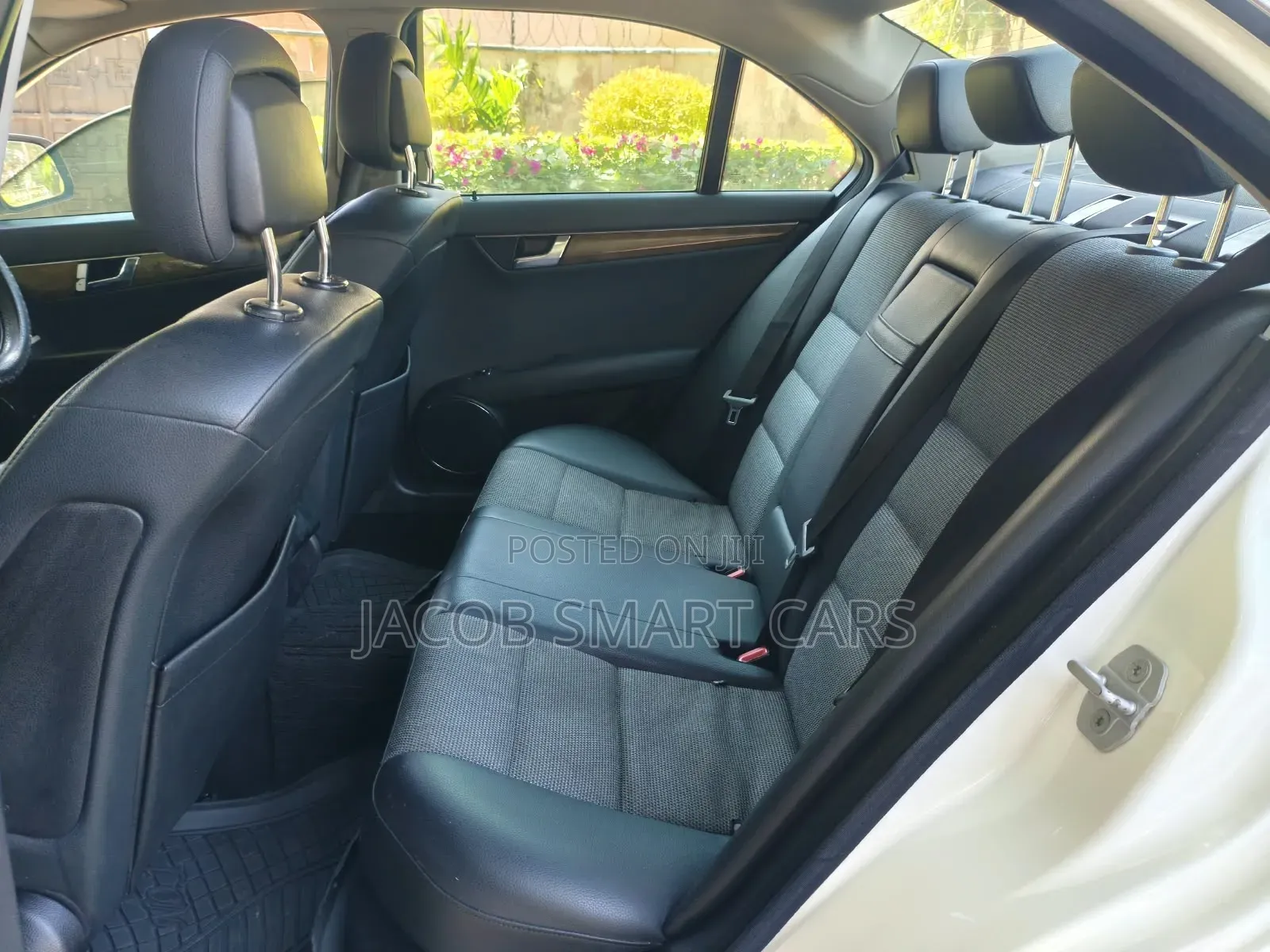 Mercedes-Benz C200 2011 White