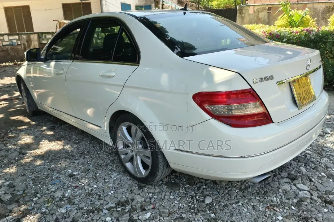 Mercedes-Benz C200 2011 White