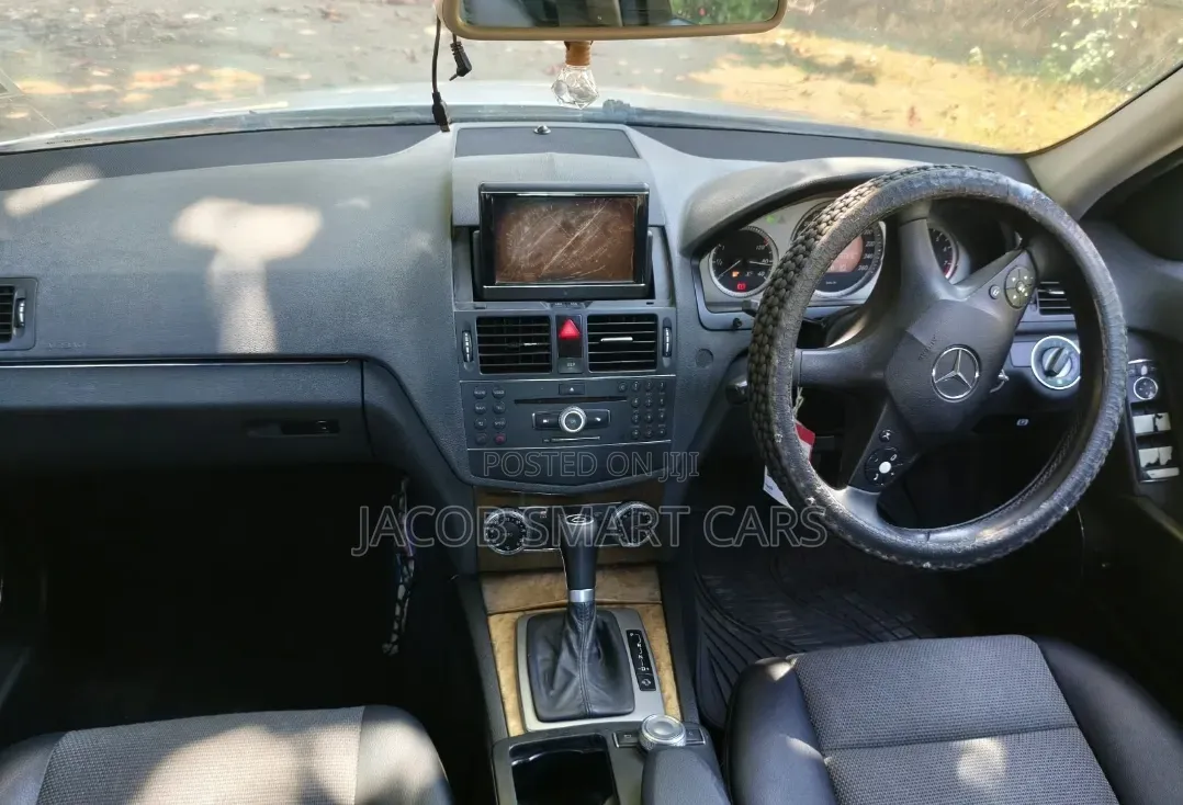 Mercedes-Benz C200 2011 White