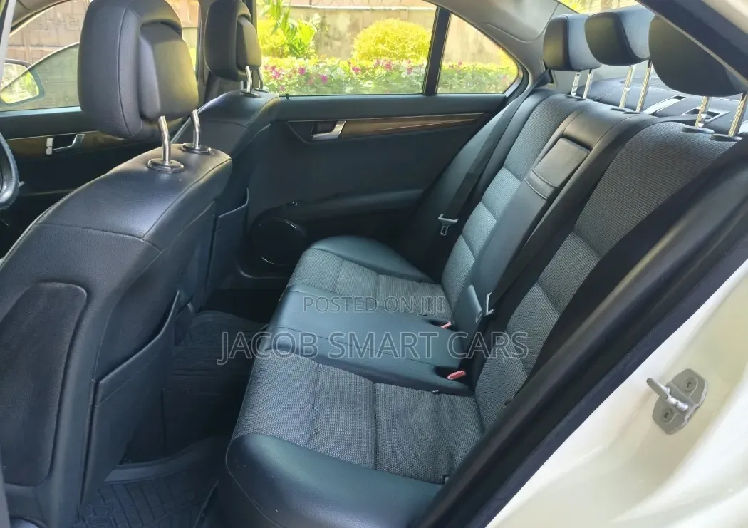 Mercedes-Benz C200 2011 White