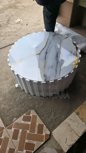 Mordern Whitefluttend Drum Coffee Table