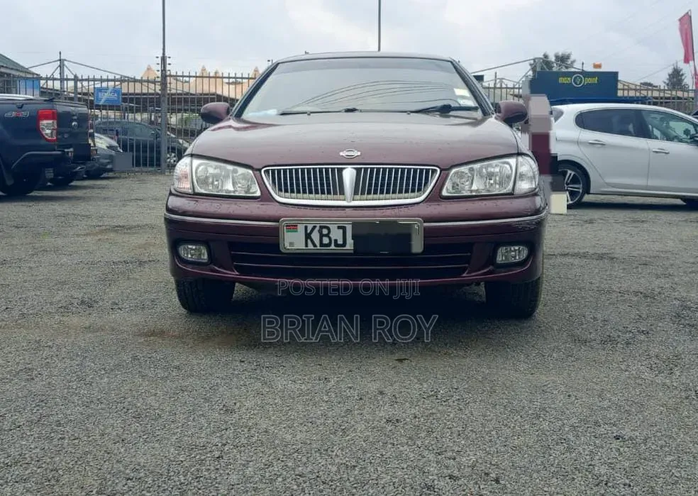 Nissan Bluebird 2002 Maroon