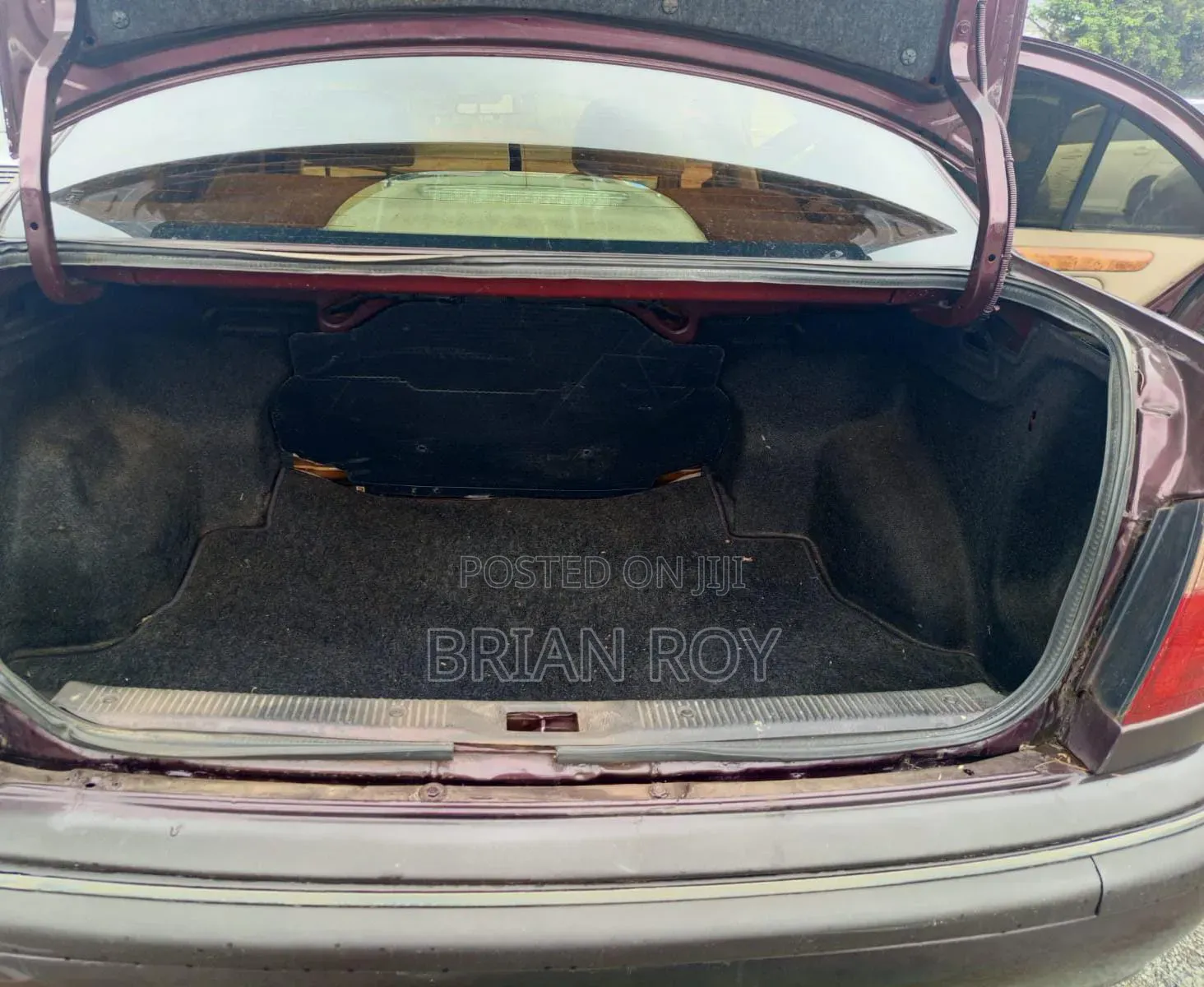 Nissan Bluebird 2002 Maroon
