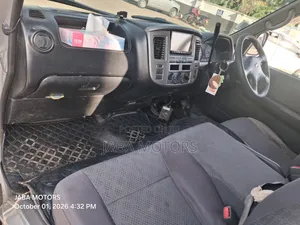 Nissan Caravan (Urvan) 2012 Silver