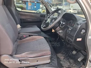 Nissan Caravan (Urvan) 2012 Silver