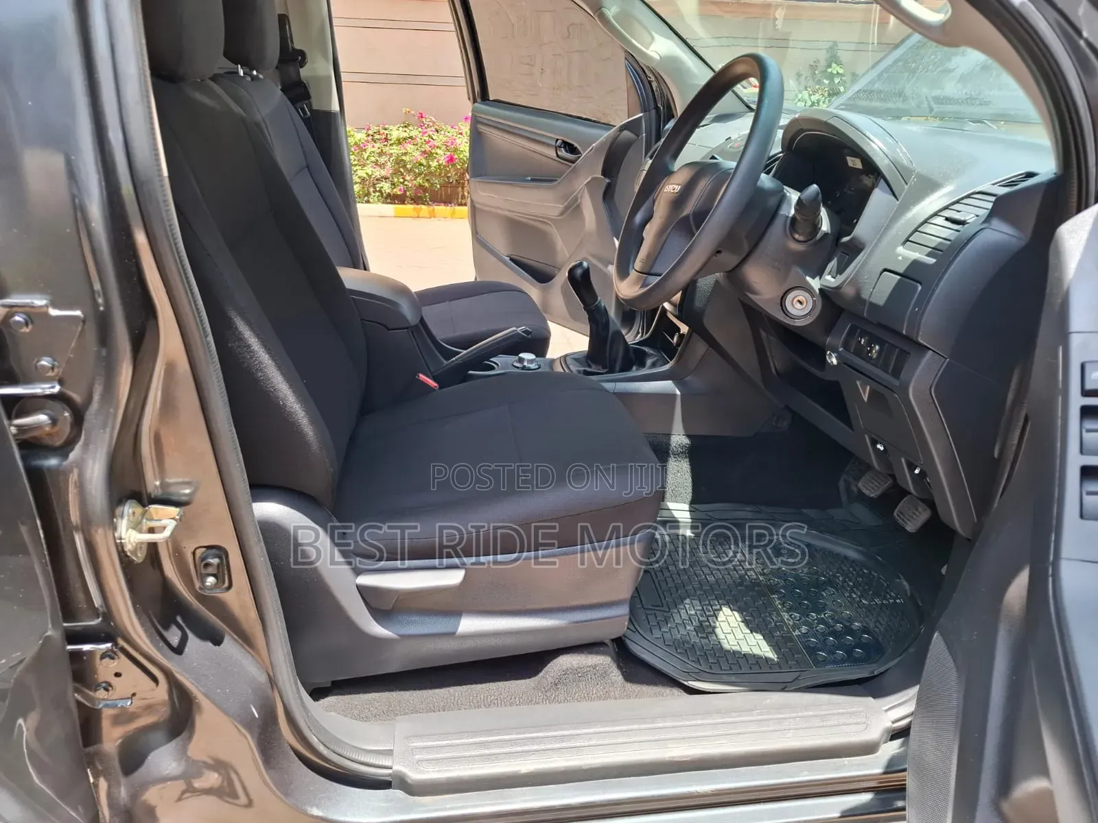 Isuzu D-MAX 2022 Gray