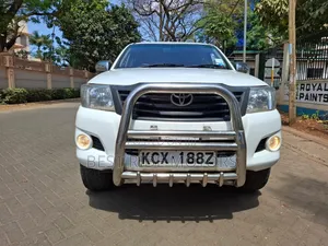 Toyota Hilux 2015 Off white