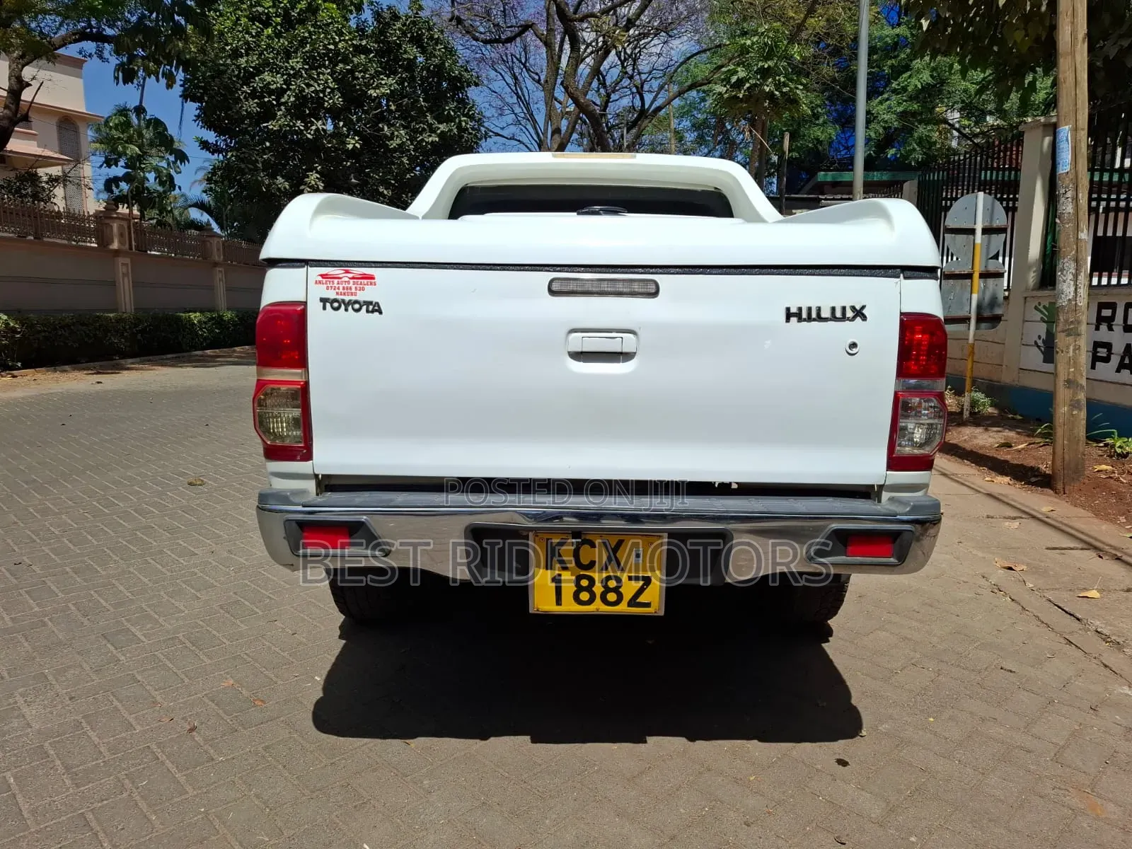 Toyota Hilux 2015 Off white